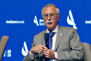 El ministro de salud, Mario Lugones, en Amcham