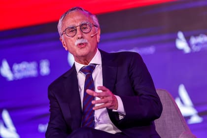 El ministro de Salud, Mario Lugones, se refirió a la situación del PAMI durante su participación en el AmCham Summit 2026