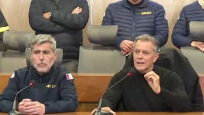 El ministro de Seguridad de Córdoba, Juan Pablo Quinteros, y el fiscal Raúl Garzón en conferencia de prensa