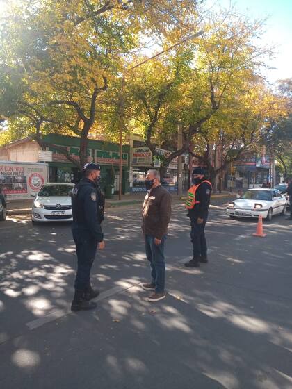 El ministro de Seguridad de Mendoza, Raúl Levrino, durante los operativos de control.