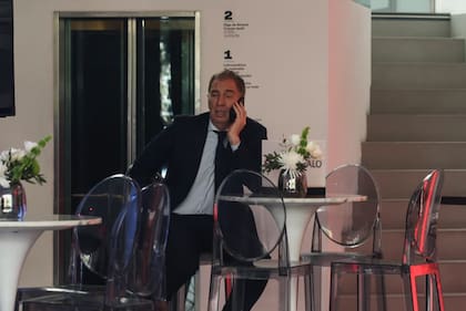 El ministro del Interior, Diego Santilli, acompañó hoy a Milei a una disertación en el Malba