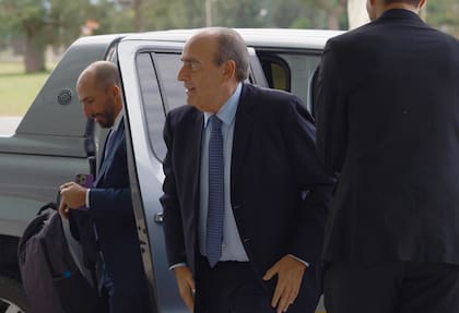 El ministro del Interior, Guillermo Francos, al arribar al encuentro