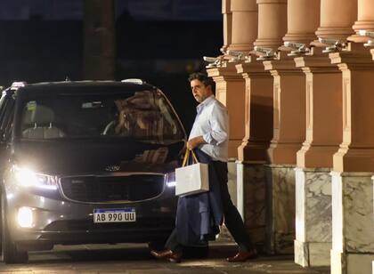 El ministro del Interior, Lisandro Catalán, intenta retomar el diálogo con los gobernadores