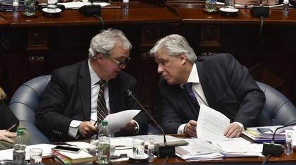 El ministro del Interior uruguayo Luis Alberto Heber y el Canciller Francisco Bustillo