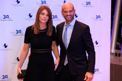 El ministro Guillermo Dietrich, junto a su mujer, Javiera Álvarez Echague