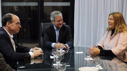 El ministro Ibarra se reunió ayer con Bertone, gobernadora fueguina