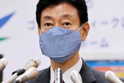 El ministro japonés encargado de la pandemia de Covid-19, Yasutoshi Nishimura