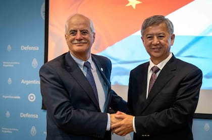 El ministro Jorge Taiana recibió a Zhan Bin Xu, viceadministrador estatal para la Ciencia, la Tecnología y la Industria de la Defensa Nacional del gobierno de China