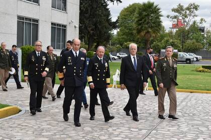 El ministro Jorge Taiana y los jefes de las Fuerzas Armadas participaron del encuentro bilateral argentino- mexicano en materia de Defensa, junto a las máximas autoridades militares del país azteca