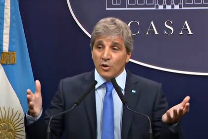 El ministro Luis Caputo