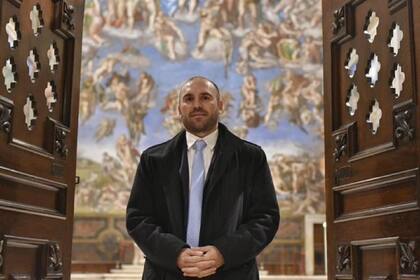 El ministro Martín Guzmán, en una de sus visitas al Vaticano