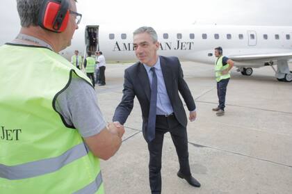 El ministro Meoni, en enero, cuando la empresa inauguró la ruta Buenos Aires - Termas de Río Hondo para el público general