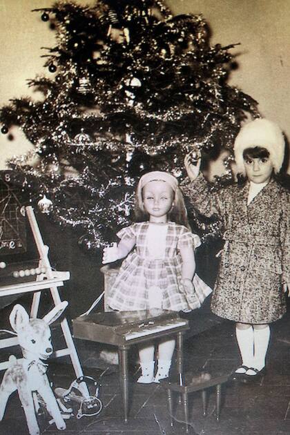 El mismo día, antes de sacarse el tapado y el gorro.