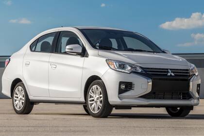 El Mitsubishi Mirage, con un consumo eficiente, se posiciona como una opción accesible aunque de motor modesto