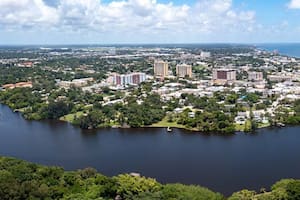 Cuál es la ciudad de Florida más segura y barata para alquilar en 2025, según la IA