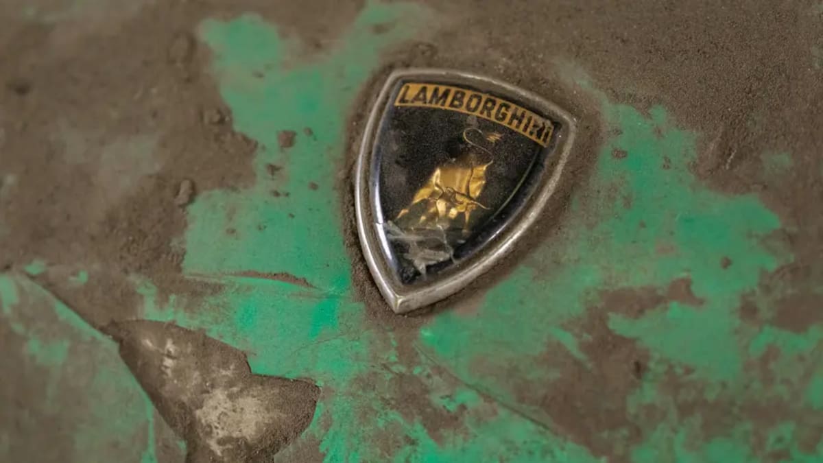 A misteriosa história de um Lamborghini abandonado que foi vendido por mais de US$ 1 milhão