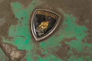 La misteriosa historia detrás de un Lamborghini abandonado que se vendió por más de US$1 millón