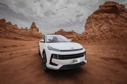 El modelo en conjunto entrega 300 CV de potencia y un torque máximo de 435 Nm