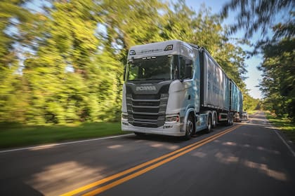 El modelo equipa el motor SUPER de 13 litros con una potencia de 550 HP