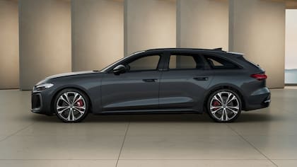 El modelo equipa un motor V6 3.0 L, que otorga 367 CV y 550 Nm de torque