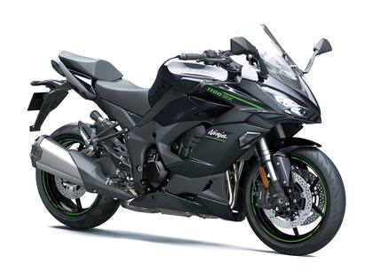 El modelo está equipado con un motor de cuatro cilindros en línea y 1099 cc