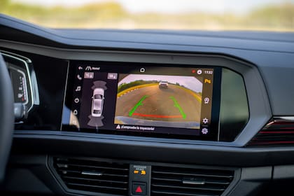El modelo incorpora por primera vez el sistema IQ.Drive, con nuevos asistentes a la conducción, además del equipamiento de seguridad