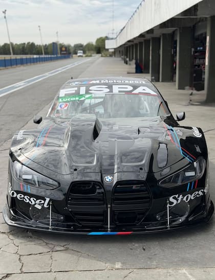 El modelo M4 de BMW con el que la marca alemana se presentará en el Turismo Carretera; Julián Santero y Kevin Candela, los pilotos elegidos para la aventura