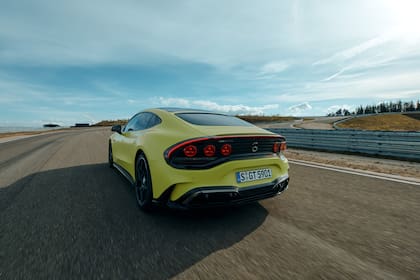 El modelo representa el primer gran deportivo desarrollado sobre la nueva plataforma eléctrica AMG.EA