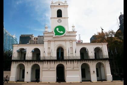 El "modo 25 de mayo" en WhatsApp puede incluir el Cabildo de Buenos Aires