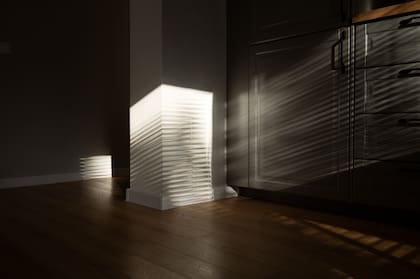 El "modo cueva" evita que los rayos del sol calienten la casa (Foto: Freepik)