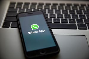 El modo oscuro de WhatsApp para iPhone está disponible para los usuarios del programa TestFlight y se basa en los ajustes de modo oscuro que ofrece iOS 13