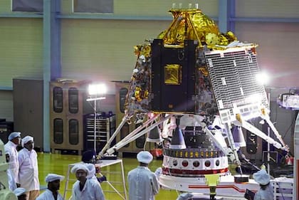 El módulo de aterrizaje indio Chandrayaan-3 aterrizó en la superficie de la Luna en agosto de 2023, e India ha prometido enviar astronautas allí en futuras misiones.