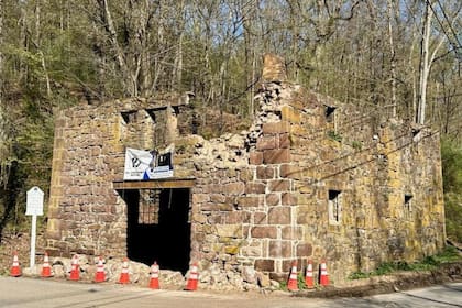 El molino de molienda John Taylor de 1764 en el municipio de Readington, Nueva Jersey fue la única víctima obvia cerca del epicentro. Crédito
GEER-NIST