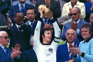 La historia del cachetazo que cambió la carrera de Franz Beckenbauer y lo convirtió en leyenda
