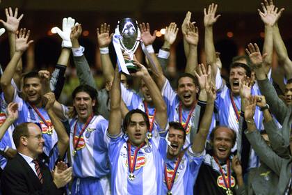 El momento de la consagración de Lazio en la Supercopa de Italia de 1999, donde estaban Simone Inzaghi y Sérgio Conceição