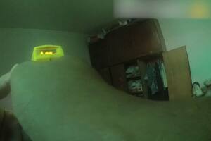 El momento de la descarga de la Taser