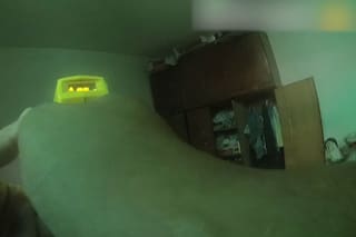 Amenazaba con suicidarse y, para evitarlo, un policía lo redujo con la descarga de una Taser