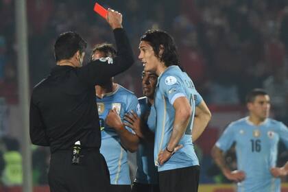 El momento de la expulsión de Cavani