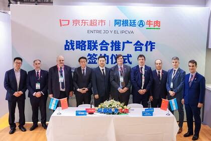 El momento de la firma del convenio