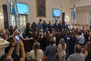 Juan Pablo Valdés juró como gobernador de Corrientes y sucederá a su hermano Gustavo