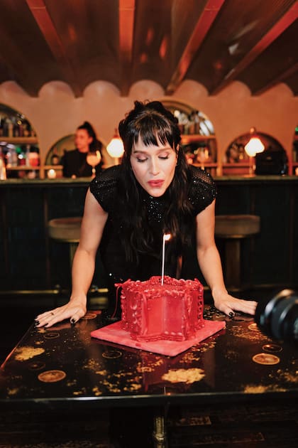 El momento de la torta y los tres deseos