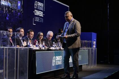 El momento de la votación de Chiqui Tapia en Luque, durante el Congreso de la Conmebol
