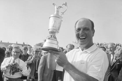 El momento de mayor gloria de Roberto De Vicenzo: campeón en el Open de 1967 en Hoylake