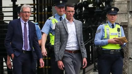 El momento del arresto de Enoch Burke