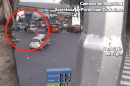 El momento del asesinato del joven en la estación de servicio