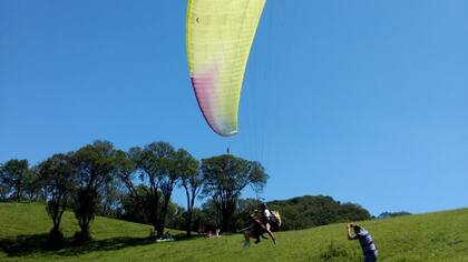 El momento del despegue donde se observa que Natalia no tendría colocada la "piernera"