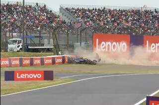 Bajo la lluvia, Verstappen marcó el ritmo en Japón, mientras que Sargeant sigue de mala racha y rompió su Williams