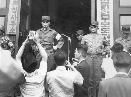 El momento del golpe militar del 16 de mayo de 1961