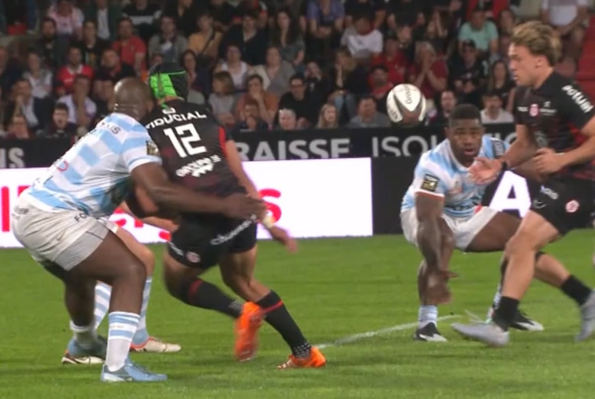 Santiago Chocobares sufrió un golpe brutal jugando para Toulouse en el Top 14 y no salió a jugar el segundo tiempo