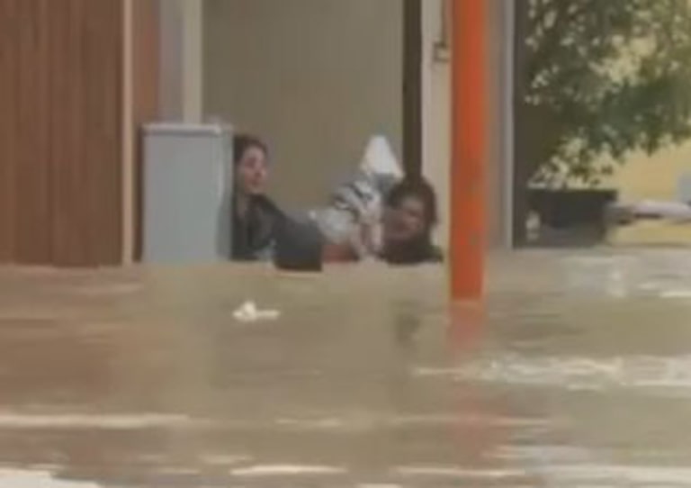 Alluvioni in Italia: Commovente salvataggio di un bambino di 3 anni e di un uomo salvati aggrappato a un albero per 11 ore